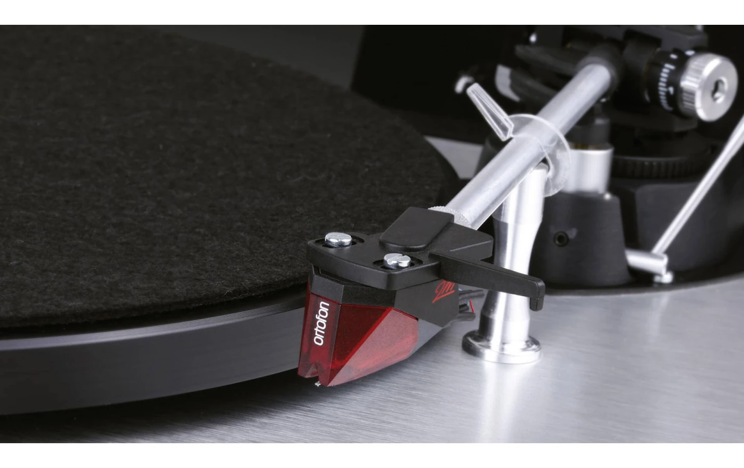 Dual CS 800 Silber Plattenspieler - Retro-Design mit moderner Technologie 2 Dual CS 800 Silber Plattenspieler - Retro-Design mit moderner Technologie – Bild 2