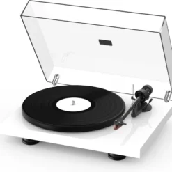 Pro-Ject Debut Carbon EVO Plattenspieler in Weiss Glanz - Hochwertiger Vinyl-Player für audiophile Klangqualität