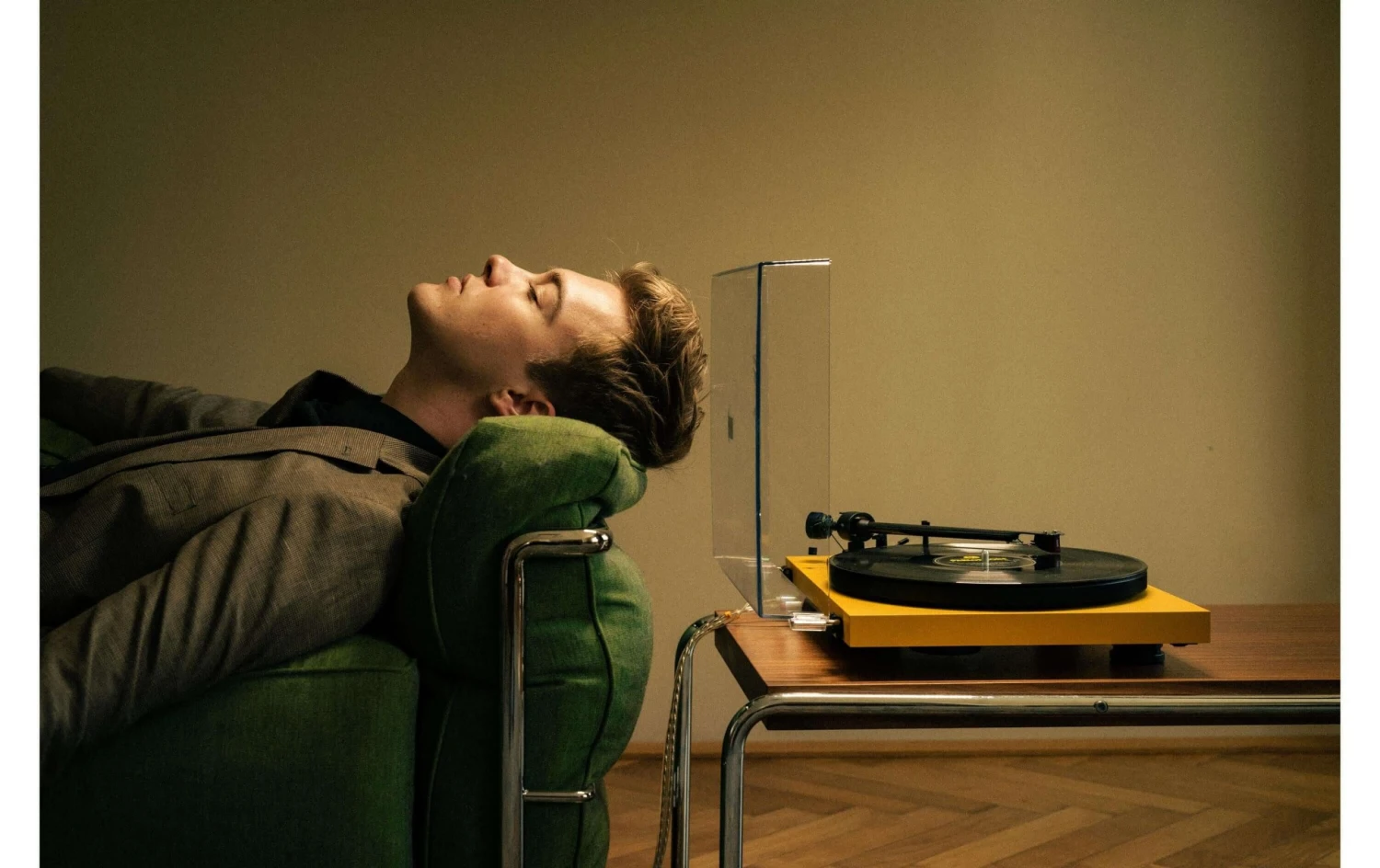 Pro-Ject Debut Carbon EVO Walnuss - Premium Plattenspieler für authentischen Klang 3 Pro-Ject Debut Carbon EVO Walnuss - Premium Plattenspieler für authentischen Klang – Bild 3